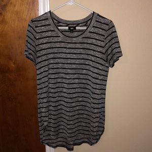 Black/gray side slit long tunic.